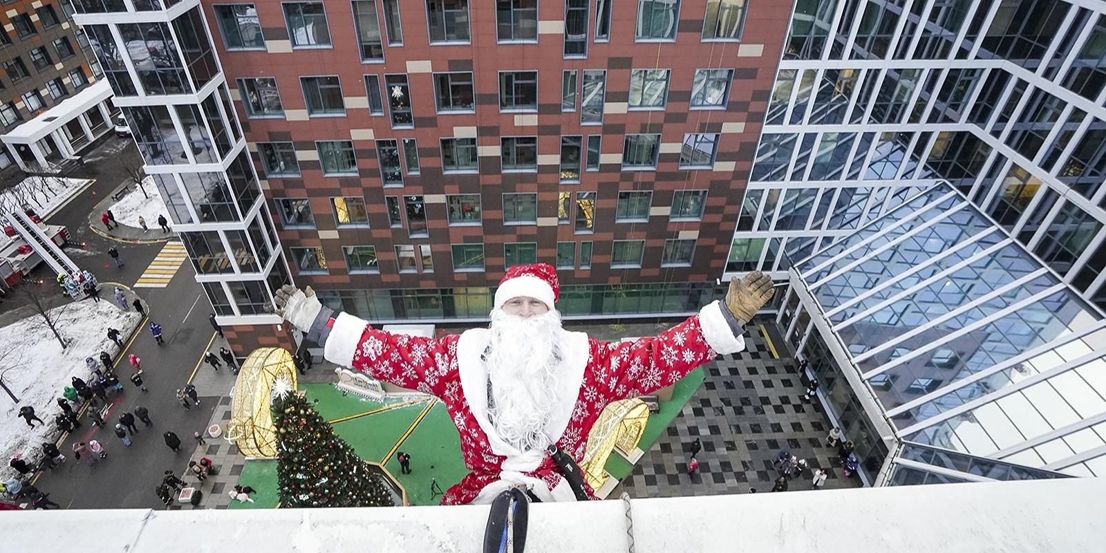 Праздник для детей в больницах: как спасатели — Деды Морозы исполняют мечты юных пациентов